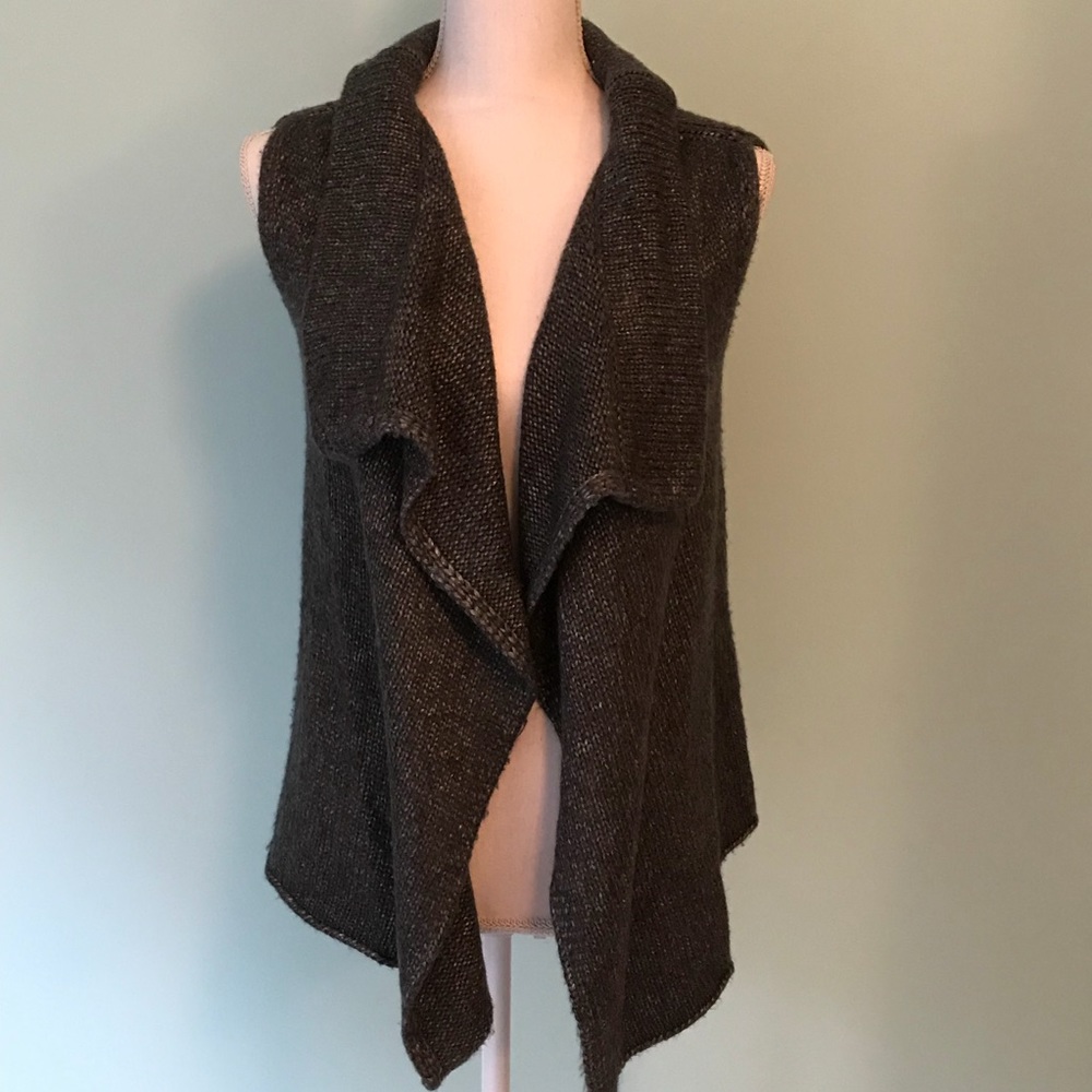 EUC Eddie Bauer Gray Cable Knit Sweater Vest